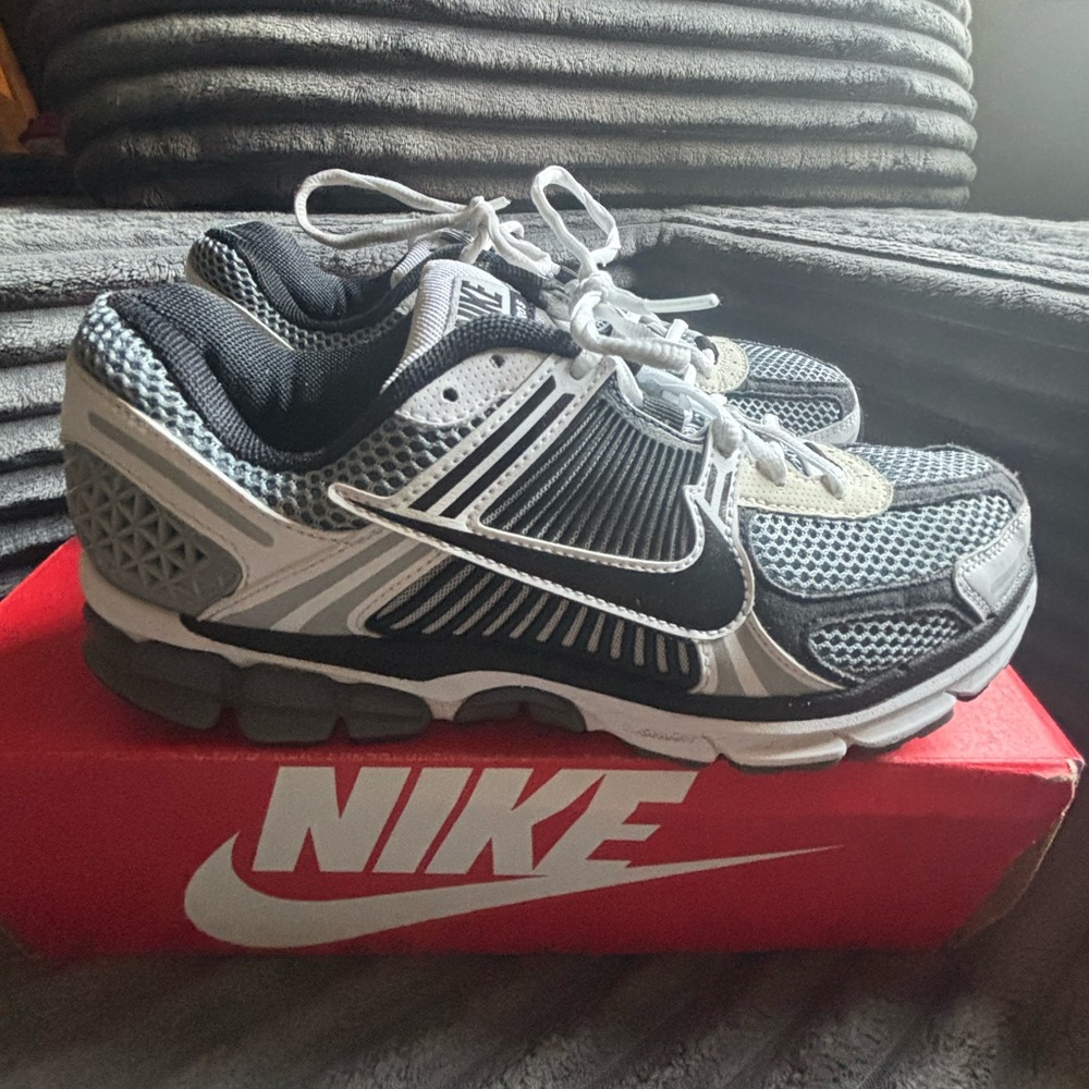 Nike Black, Gray & White Men's Athletic Sneakers - Picture 3 of 6